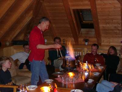Im gemütlichen Gemeinschaftsraum unterm Dach können wir eine Feuerzangenbowle nicht ausschließen...