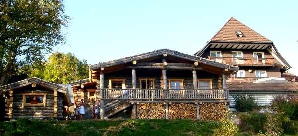 Unser Seminarhotel Sonnenhof in Hinterzarten mit Saunahüttendorf